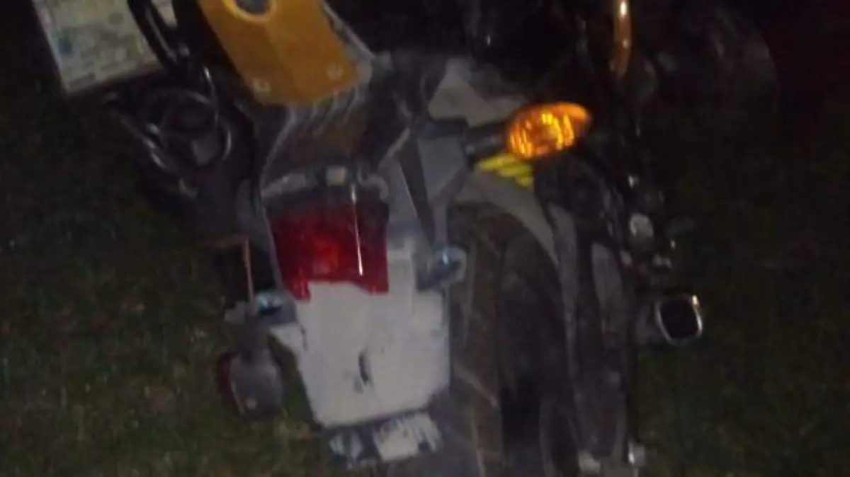 En el sitio quedó la motocicleta que no tenía placas de circulación Cortesía